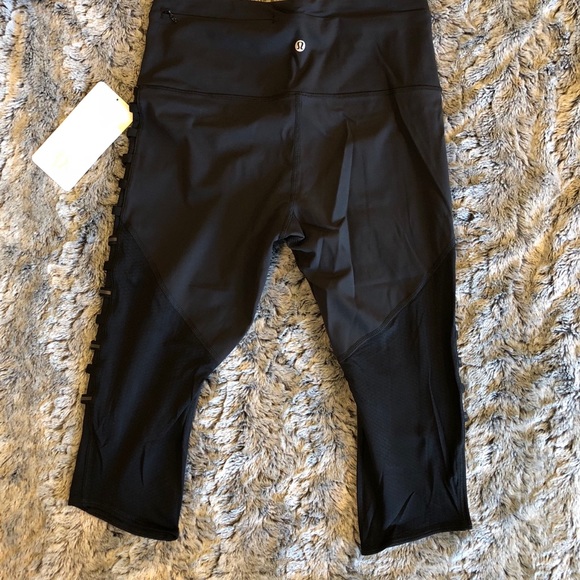 Lululemon breezy crop NWT Size 8 - Picture 6 of 7